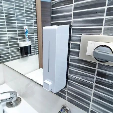 Apartment Dalino, M5 Metro Ippodromo 4 Min, San Siro, 20 Min To The Duomo
