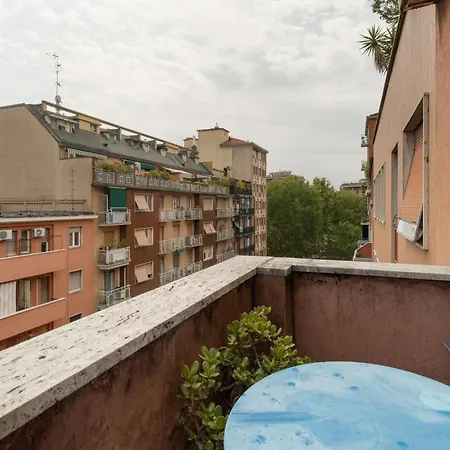 Guesthost - Cozy Balcony Flat Near Porta Romana דירה מילאנו