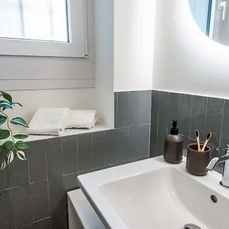 Stayeasy Ranzoni - 4 Bedrooms, Close To M1 Metro Lägenhet Milano