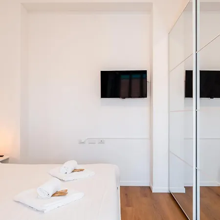 Modern With Balcony In For 4 Apartamento *