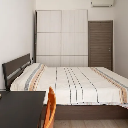 Spacious Aparment 10 Mins Walk From Duomo Milaan