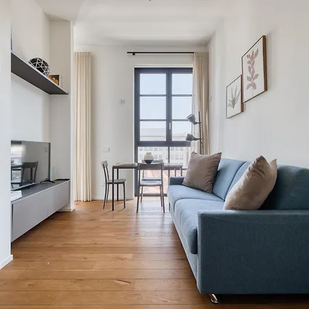 Bright 1br Near To The Center Of דירה מילאנו