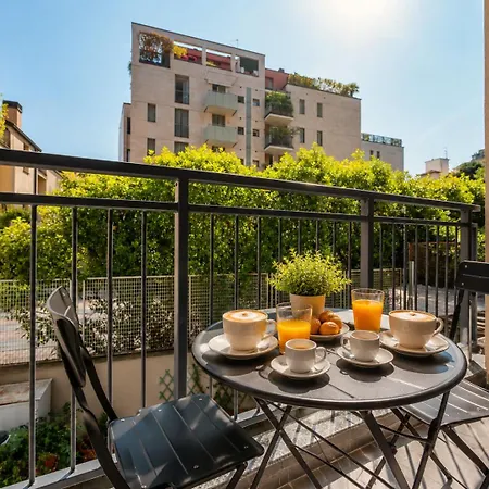New Design With Balcony, Bocconi 10 Min Walk, 4 Guests