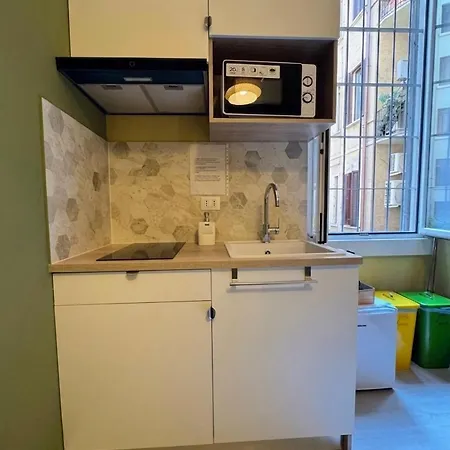 Comodo Monolocale A 2 Minuti Da Stazione Appartement Milaan