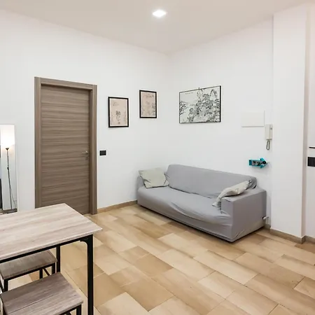 Spacious Aparment 10 Mins Walk From Duomo Milaan