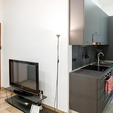 Spacious Aparment 10 Mins Walk From Duomo * Milaan