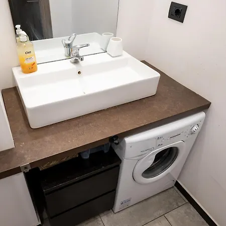 Spacious Aparment 10 Mins Walk From Duomo Appartement Milaan