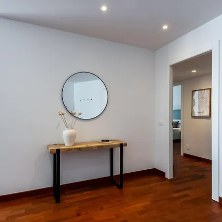Stayeasy Ranzoni - 4 Bedrooms, Close To M1 Metro Milano