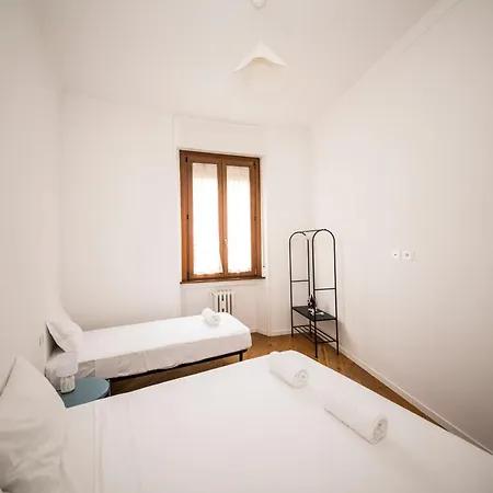 Hearth Centre Navigli * Milano