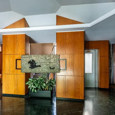 Stayeasy Ranzoni - 4 Bedrooms, Close To M1 Metro