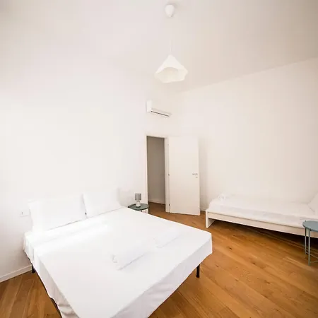 Hearth Centre Navigli Lägenhet
