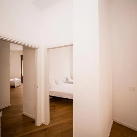 Hearth Centre Navigli Milano