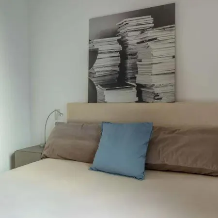 Con 2 Da Letto Vicino Al Duomo, شقة ميلان