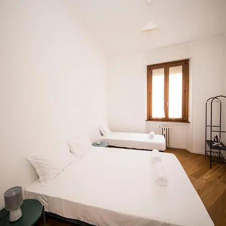 Hearth Centre Navigli *
