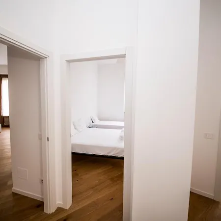 Hearth Centre Navigli Milano