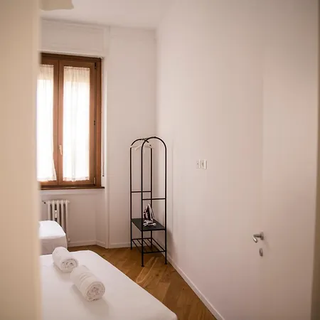 Hearth Centre Navigli Milano