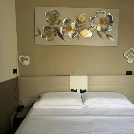 Hotel Parma 2*