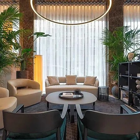 Отель Crowne Plaza By Ihg Милан
