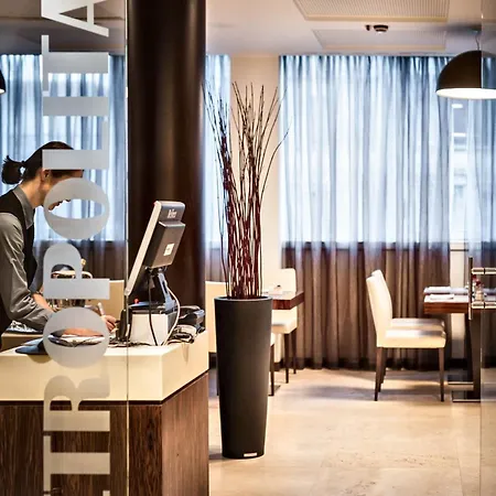 Crowne Plaza By Ihg