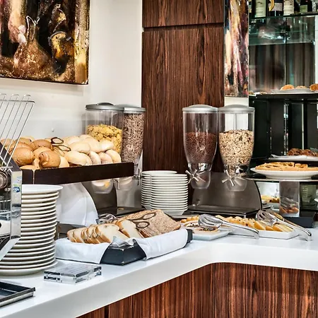 Crowne Plaza By Ihg Отель 4*