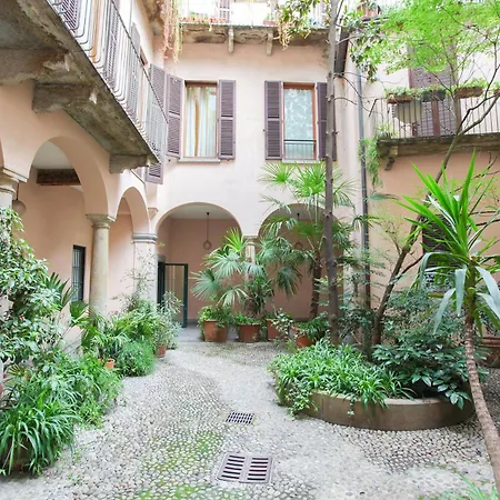 Fancy Blue Duomo Duplex شقة ميلان