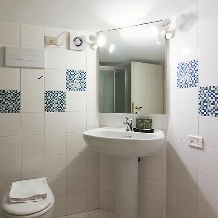 Fancy Blue Duomo Duplex شقة ميلان