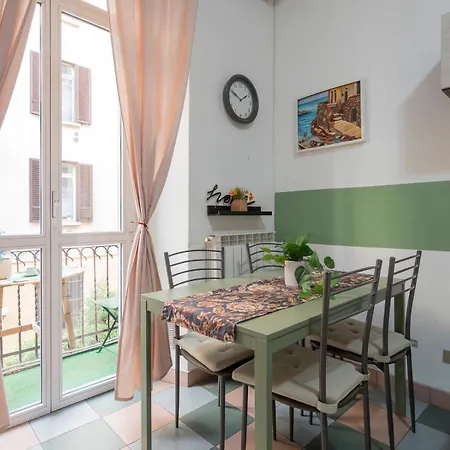 New In Downtown Close To Duomo شقة *