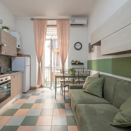 New In Downtown Close To Duomo شقة ميلان