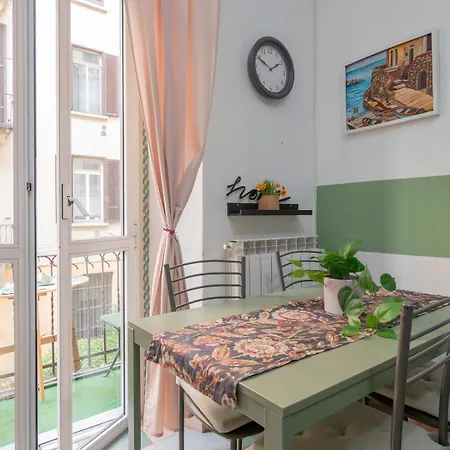 شقة New In Downtown Close To Duomo ميلان