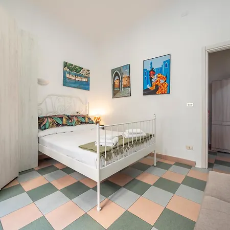 New In Downtown Close To Duomo ميلان