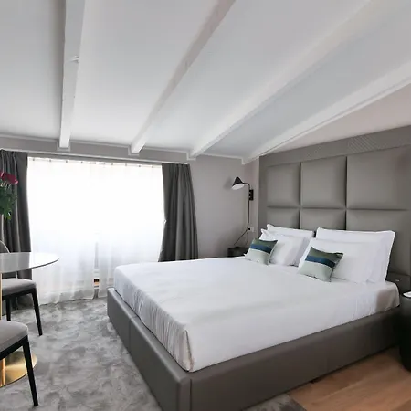 Prestige Boutique - Piazza Duomo View 4* Milaan
