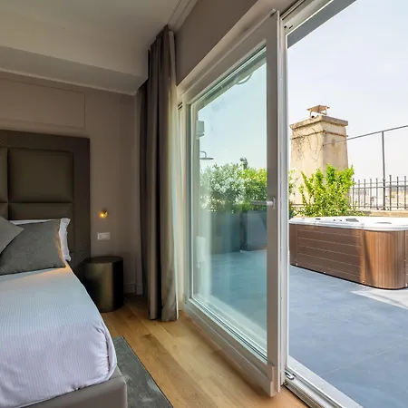 Prestige Boutique - Piazza Duomo View Apartment 4*