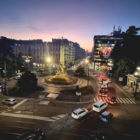 Casa Storica Piazza 5 Giornate Pensionat 4*