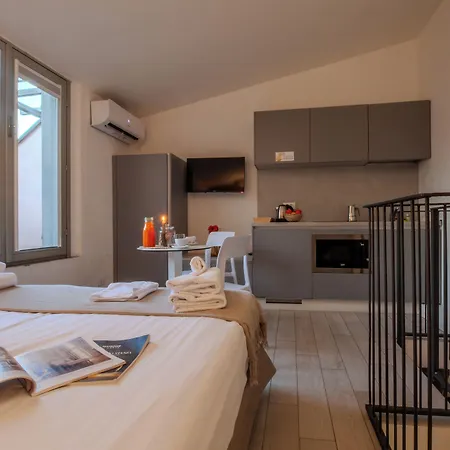 Italianway Apartment *