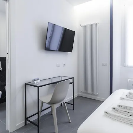 Italianway Comfort - Taramelli 60 شقة