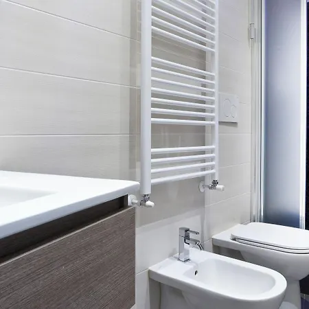 Italianway Easy - Piazza Firenze 4 *