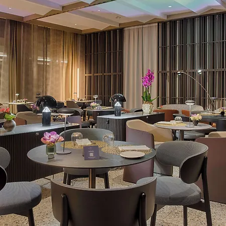Отель Nh Collection Citylife 4*
