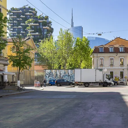 Urban Retreat - Isola District Апартаменты