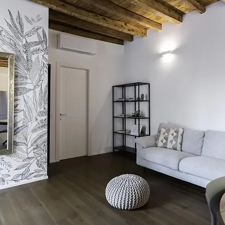 Lägenhet Italianway Comfort - Alfieri 18 *