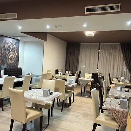Hotel Stradivari 3*