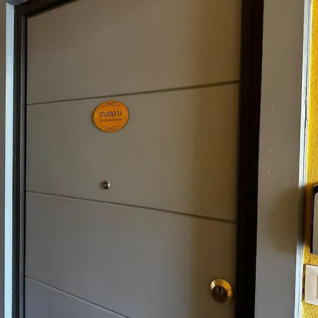 Studio 14 - Cozy Apartment - Ac - Wifi - 100Mt M1 Lägenhet