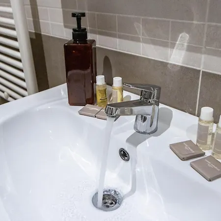 Studio 14 - Cozy Apartment - Ac - Wifi - 100Mt M1 Lägenhet