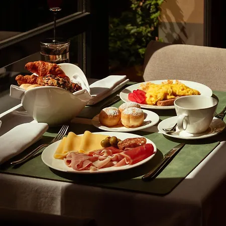 Townhouse 33 Boutique Hotel