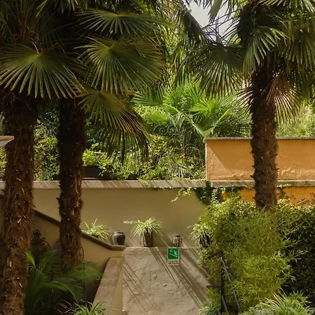 Townhouse 33 Boutique 4*