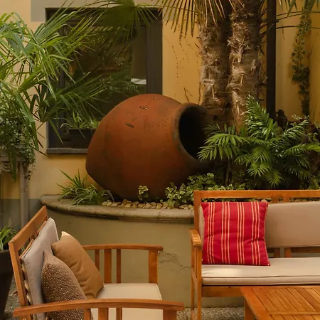 Townhouse 33 Boutique Hotel 4*