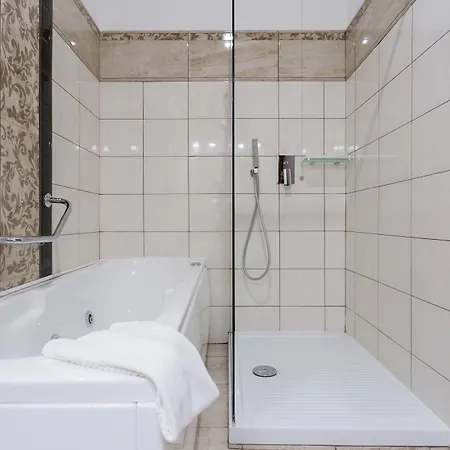 Durini 4* Mediolan