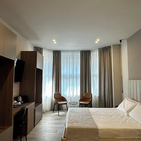 Hotel apartamentowy Durini 4*