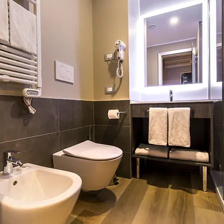 Hotel 43 Station