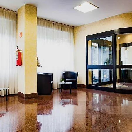 Desenzano 3* Milan