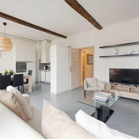Brera In Garibaldi Apartment